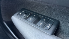 Volvo XC40 2.0 B4P Ultra Dark 5dr Auto Petrol Estate